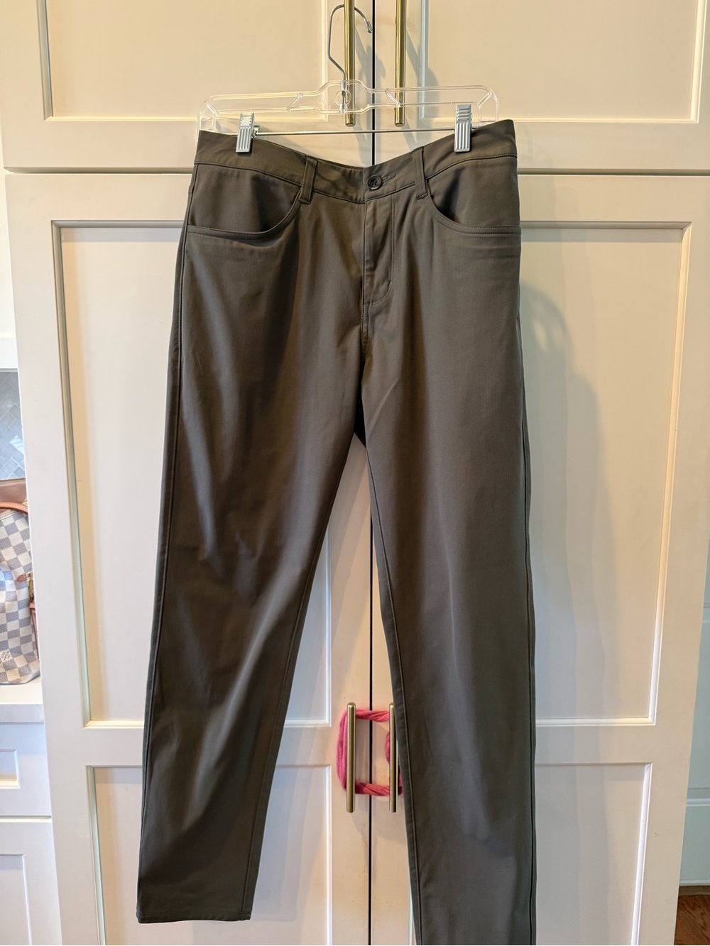 Vuori men’s Classic Straight-Leg Pants in Olive Green